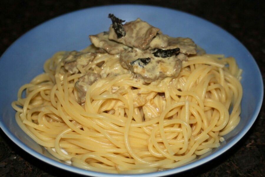 Rindfleisch-Salbei-Spaghetti