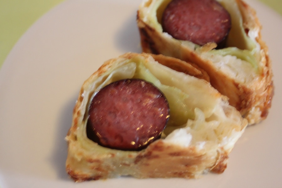 Dauerwurst im Blätterteig